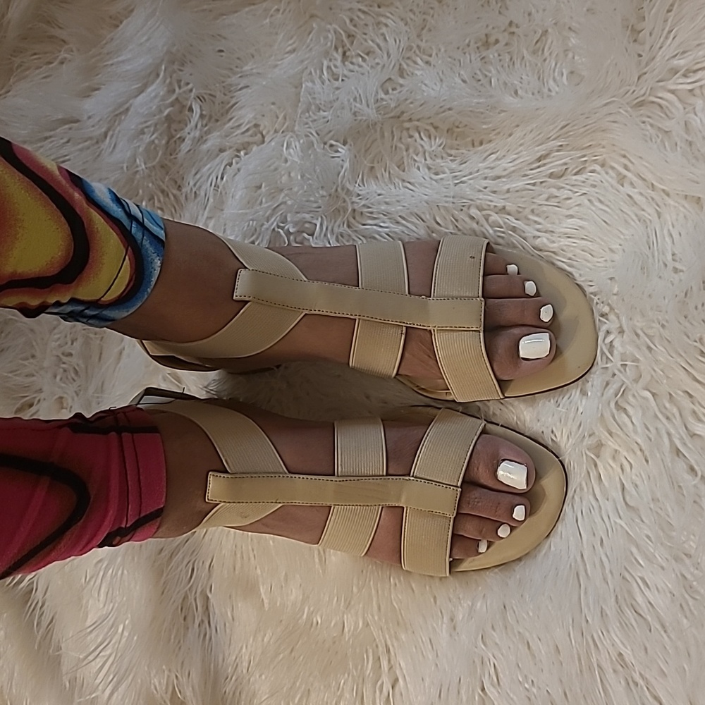 Beige woman's summer sandals